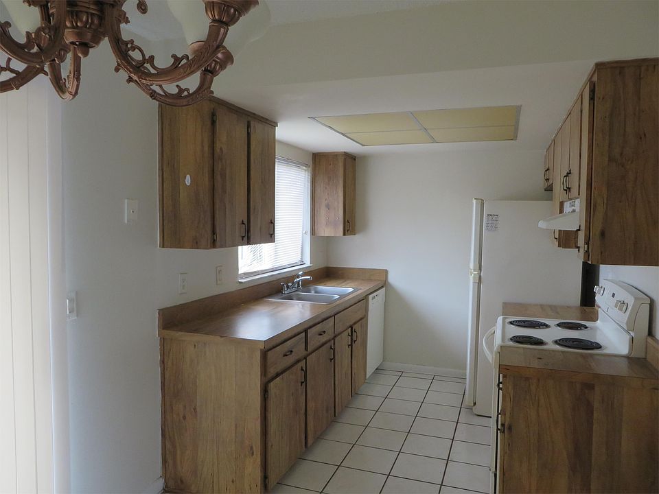 2nd image of 383 Kee St