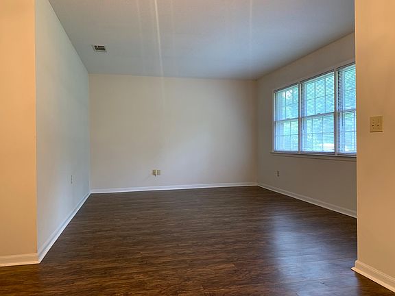 5th image of 1508 Mike Ann Dr #B