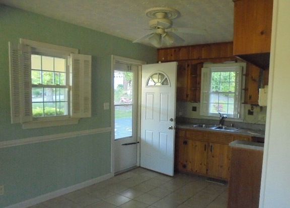 4th image of 1774 Evergreen Dr