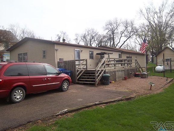 2nd image of 108 N Water Ave