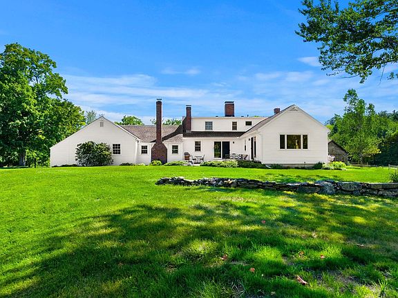4th image of 89 N Pepperell Road