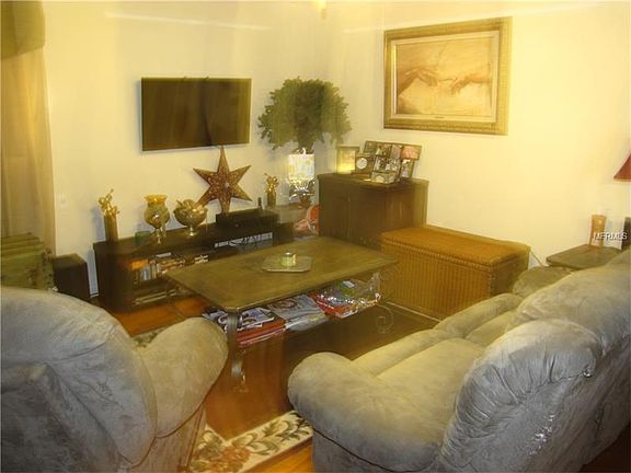 4th image of 122 Leon Ave