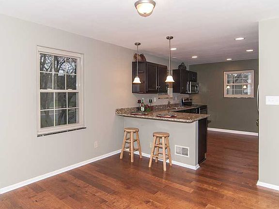 5th image of 6011 N Oakland Ave