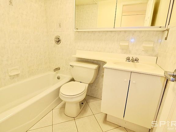 5th image of 491 Columbus Ave APT 3D