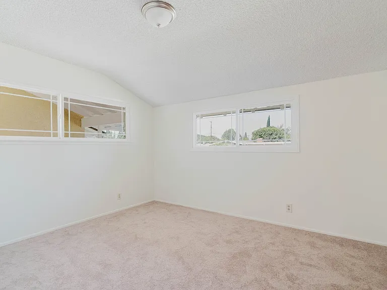 10826 Blucher Ave — Photo 17