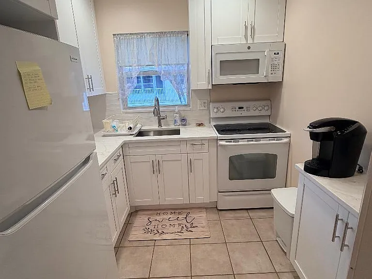 638 Snug Harbor Dr #E12 — Photo 20