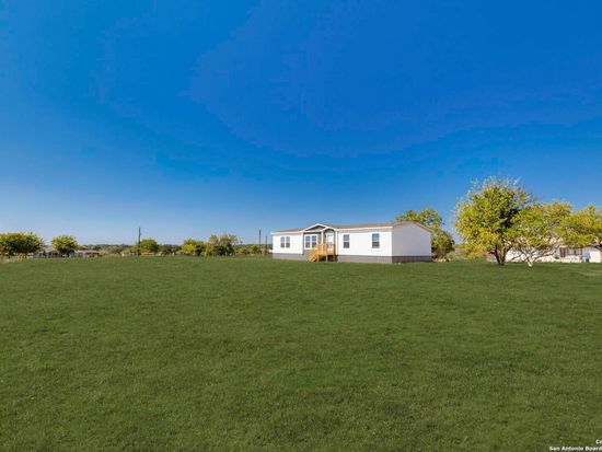 2602 good luck, Seguin, TX 78155