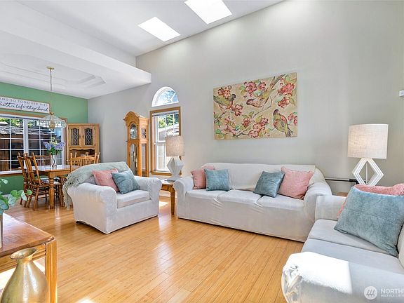 5th image of 6907 75th Drive NE