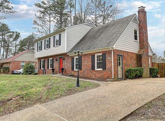 2nd image of 308 Brighton Dr