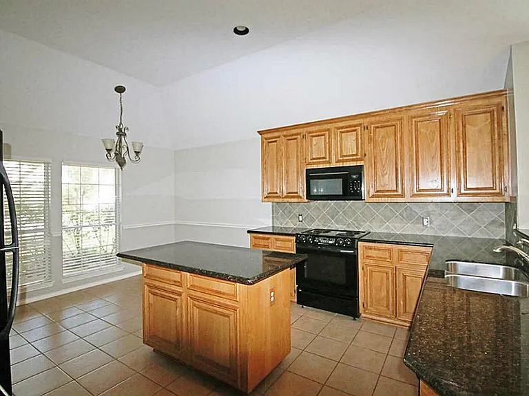 21922 Golden Cedar Dr — Photo 6