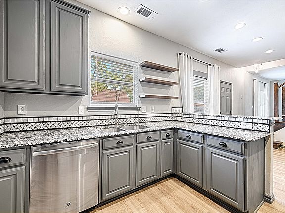 3rd image of 4805 Hunters Ridge Dr