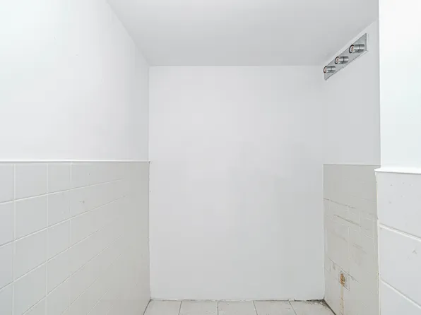 2418 East 23rd Street image 21 of 40