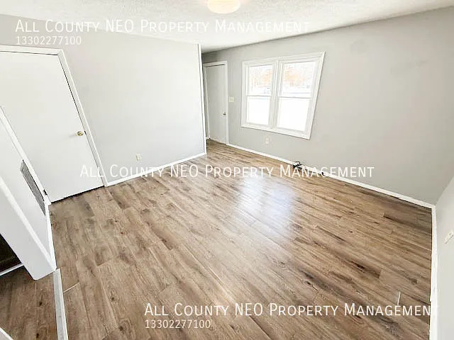 9584 Greenmeadow Rd — Photo 4