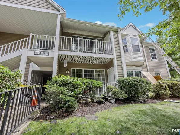 1134 Sycamore Ln, Mahwah, NJ 07430