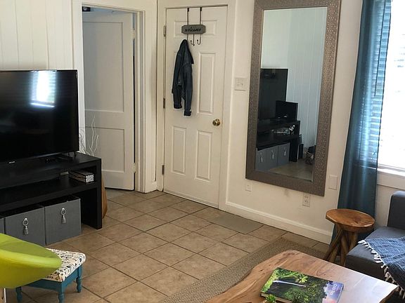 4th image of 57 Carrera St #3