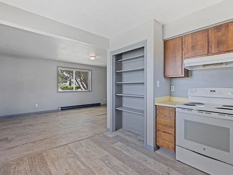 L171ER — Photo 11