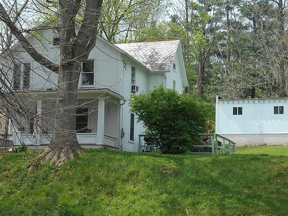 2nd image of 605 Montgomery St