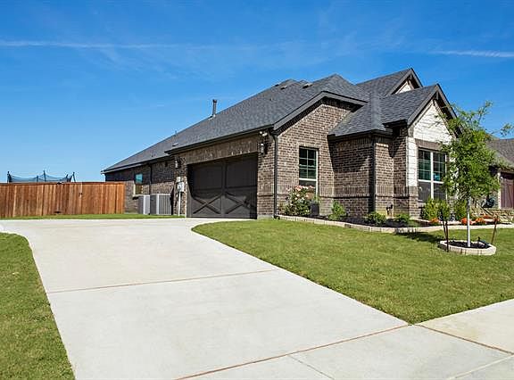 3rd image of 146 Fairweather Dr