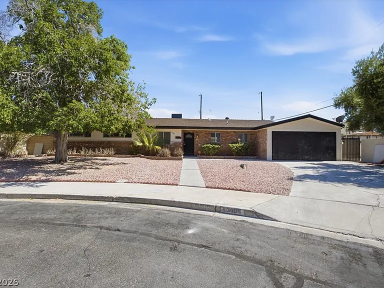 1300 Canosa Ave — Photo 15