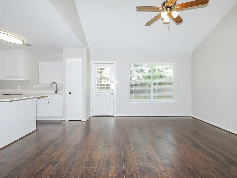 16325 Sun View Ln — Photo 5