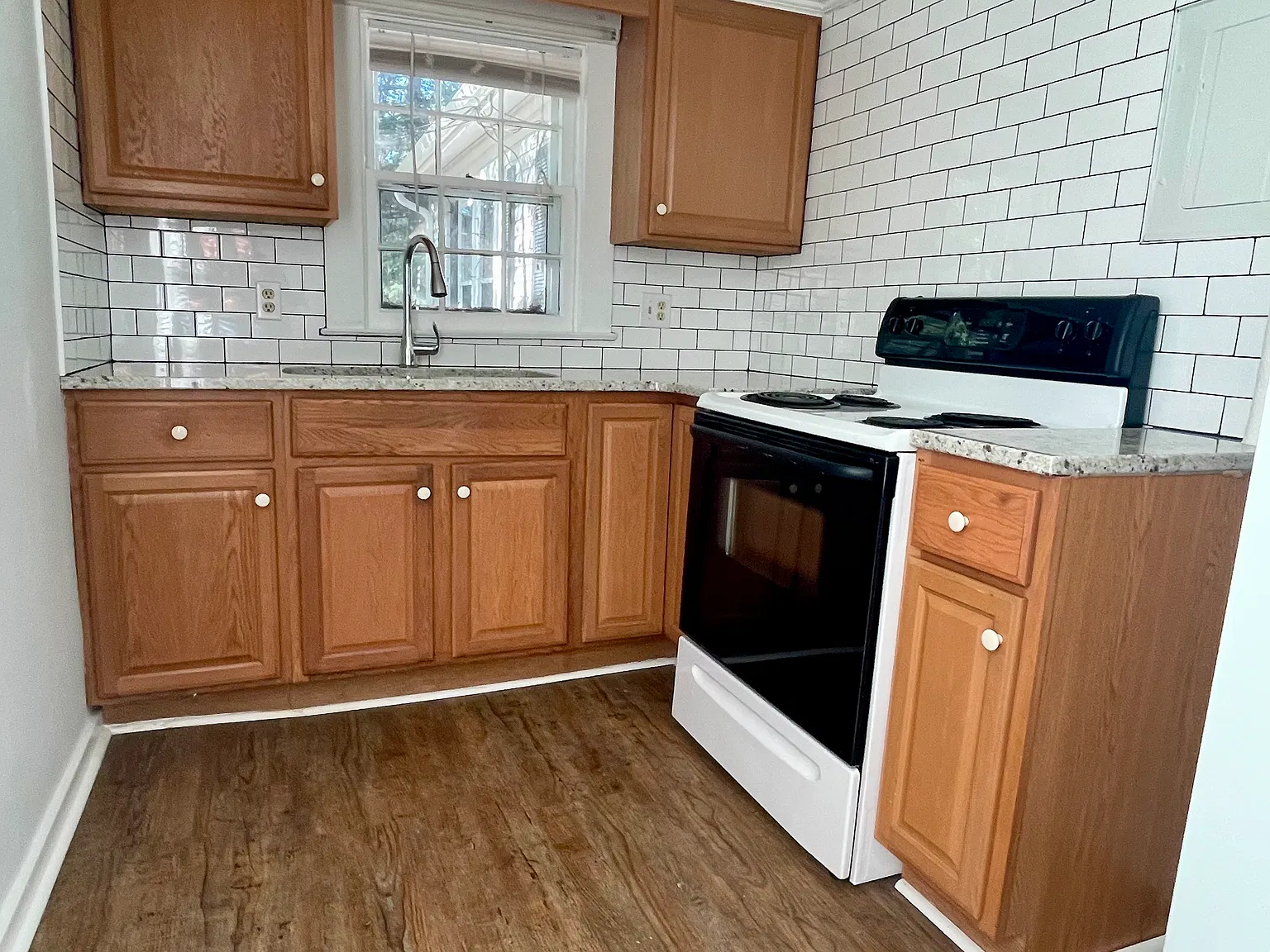 310 & 320 N Bennett — Photo 3