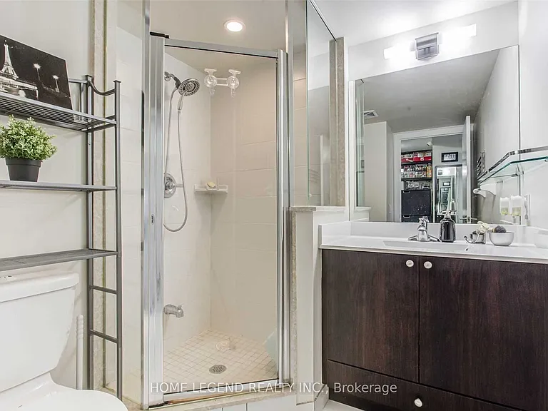 151 Village Green Sq #1706 — Photo 5