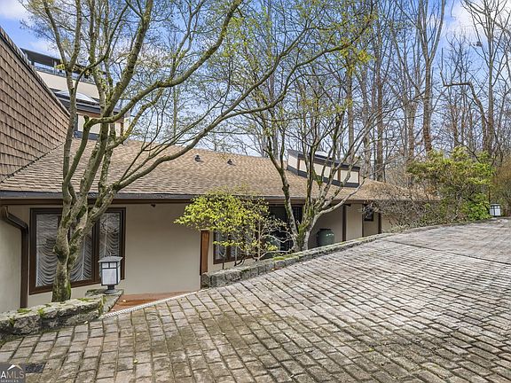 4th image of 130 Huntcliff Point