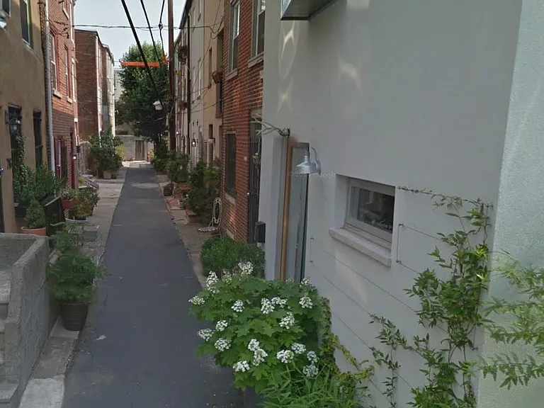 Picture of Darien St - a car-free, quiet street.