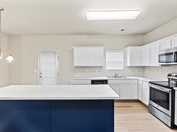 5th image of 3021 Spring Creek Drive