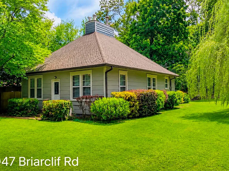 2037 Briarcliff Rd — Photo 2