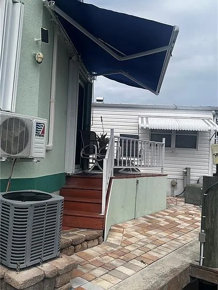1077 Nettles Blvd — Photo 18