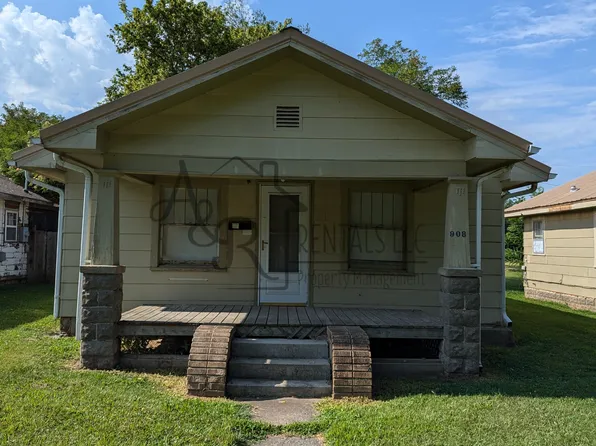 908 E 8th St, Pittsburg, KS 66762