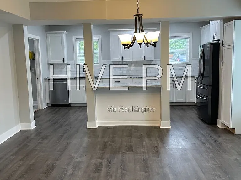 5735 Peabody Ave — Photo 3