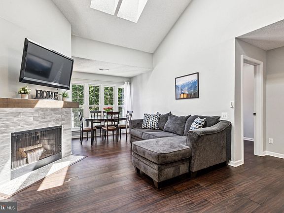 3rd image of 3901 Golf Tee Ct APT 301