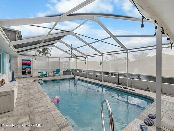 4th image of 3336 Gulfview Dr