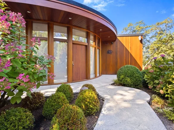 17 Deer Run, Wayland, MA 01778