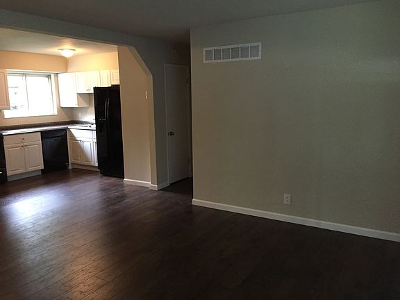 3rd image of 1441 Redman Blvd