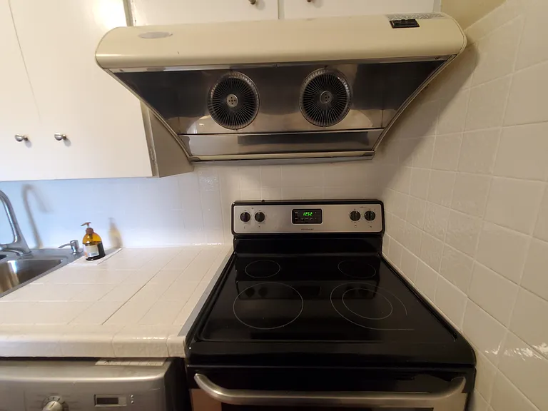 9070 Huntington Dr #6 — Photo 17