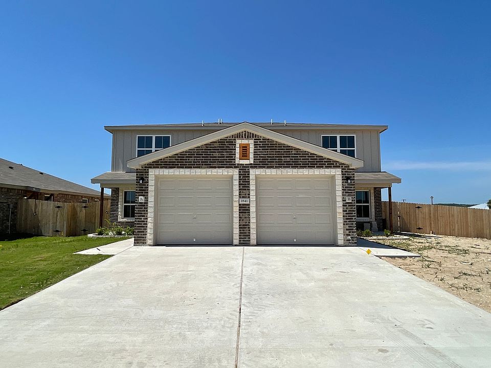 2nd image of 1841 Clovis Dr