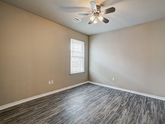 4th image of 2536 Queenston Ave