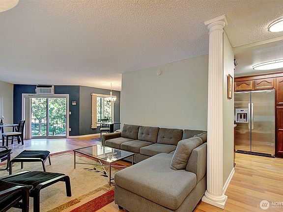 3rd image of 5585 E Evergreen Boulevard #5302
