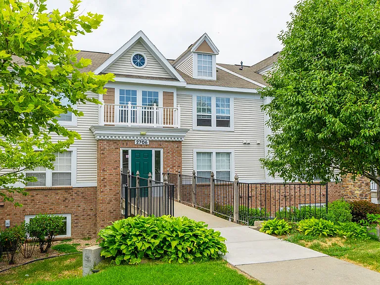 West Hampton Park Apartment Homes — Photo 50