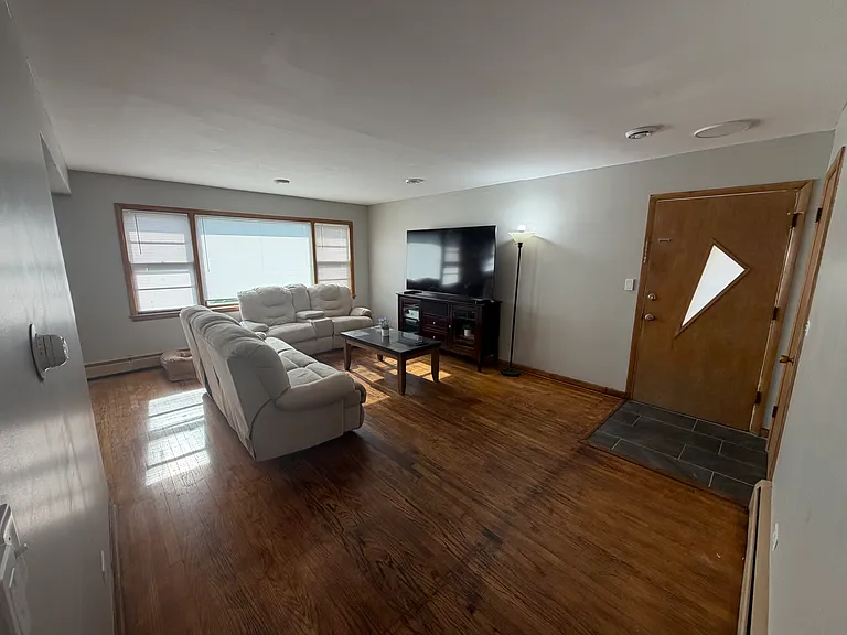 8833 Oswego Ave — Photo 9