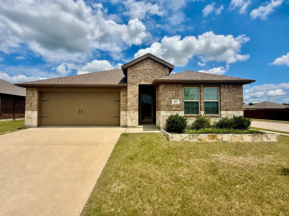 717 Cottonwood Way