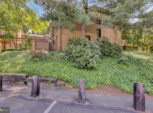 180 Oakmont Ct, Shillington, PA 19607