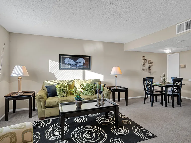 Windsong Apartments — Photo 57