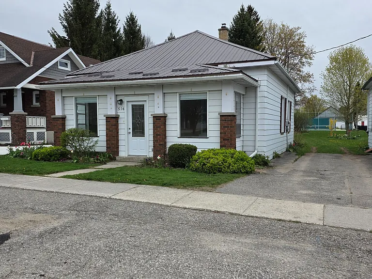 516 Rose St — Photo 2