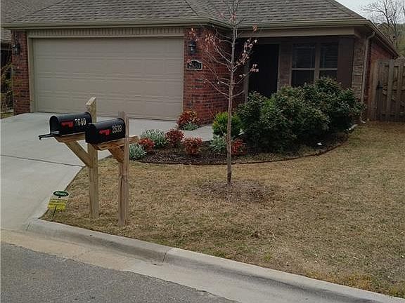 2nd image of 2641 Villa Blvd