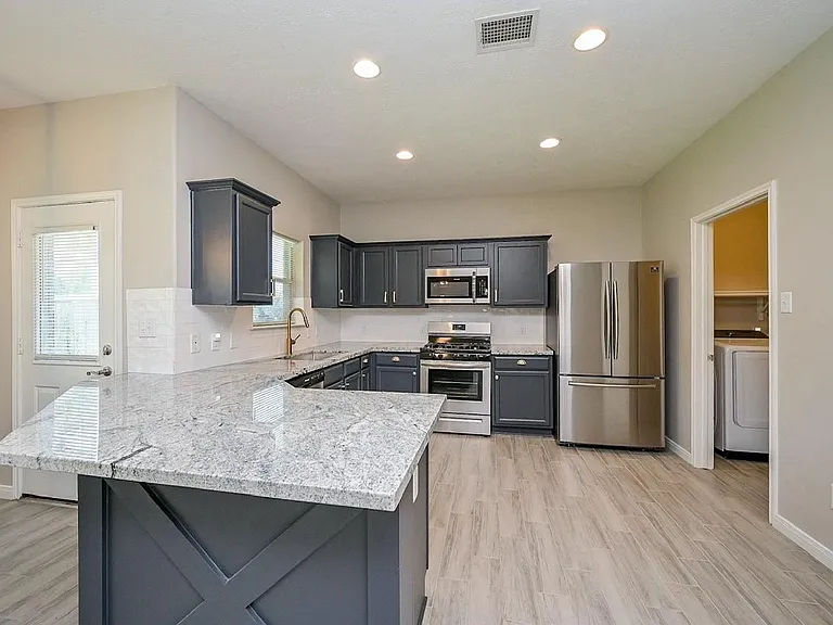 10607 Criswell Dr — Photo 7