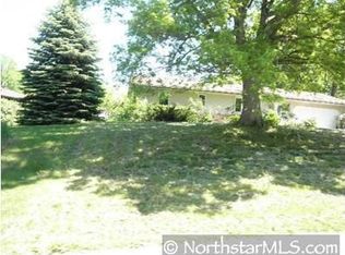 16860 Kenmore Dr, Lakeville, MN 55044